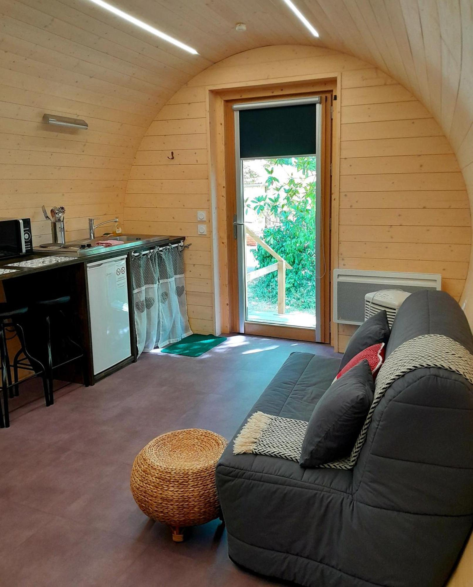 " Village Tonneaux De Tirpoil " Montilliers Zewnętrze zdjęcie
