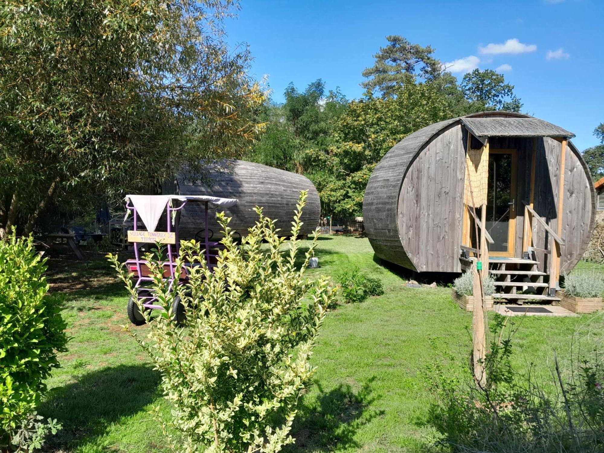 " Village Tonneaux De Tirpoil " Montilliers Zewnętrze zdjęcie