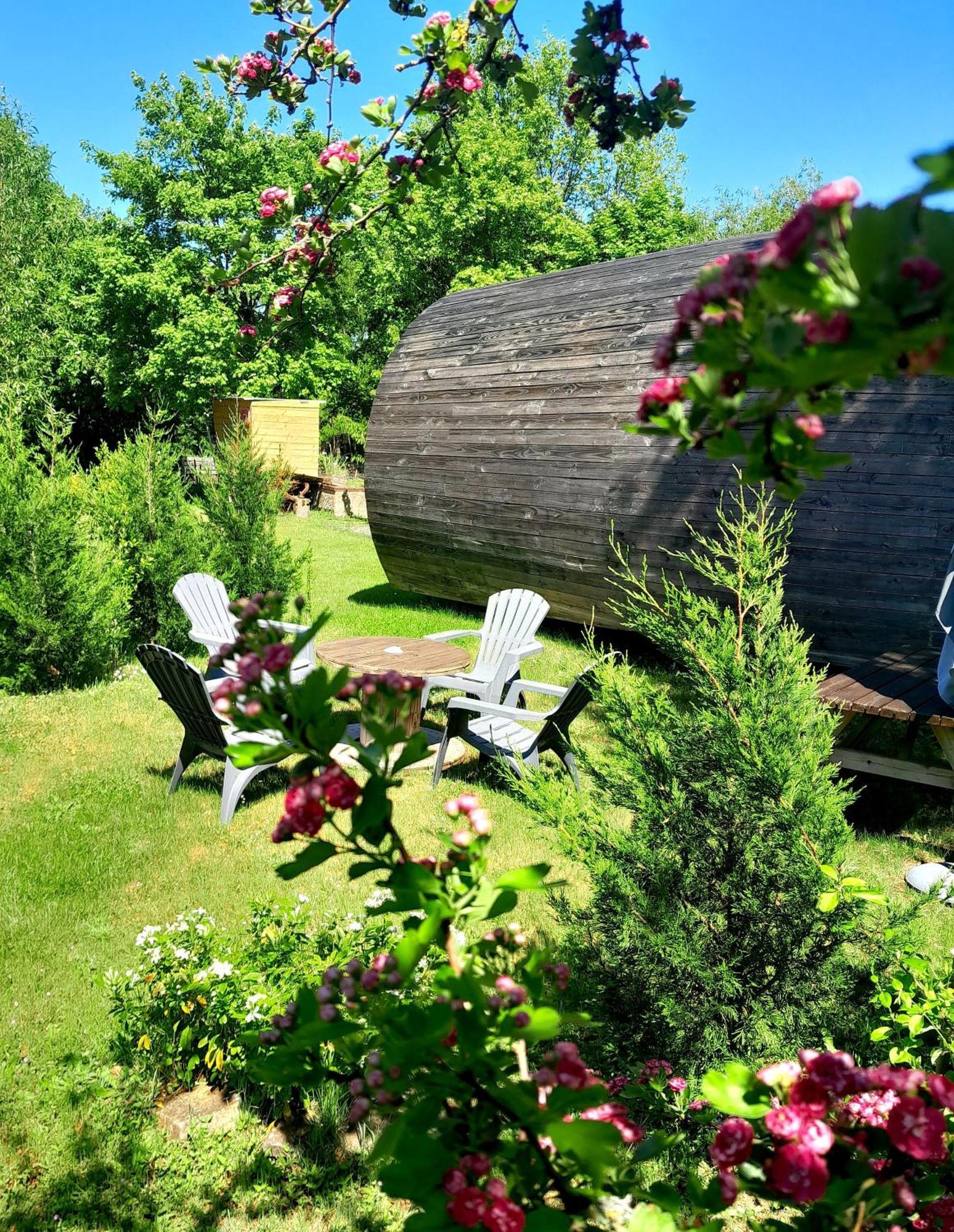 " Village Tonneaux De Tirpoil " Montilliers Zewnętrze zdjęcie